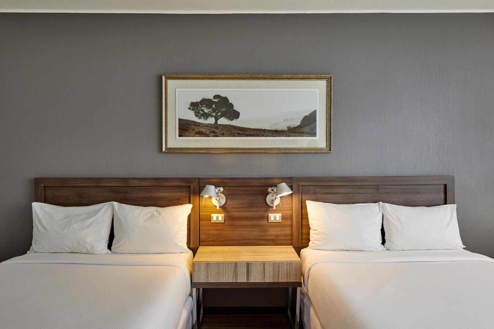 Plaza El Bosque Nueva Condes 4*